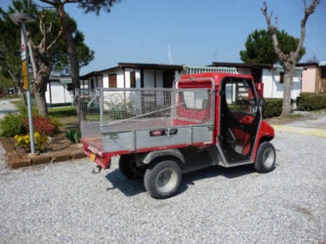 Auto elettriche tuttofare per villaggi turistici