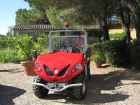 Azienda Agricola con un mezzo elettrico Alke'