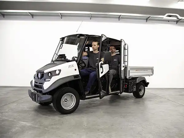 4 posti - Veicolo elettrico doppia cabina 4 posti - Veicolo elettrico doppia cabina