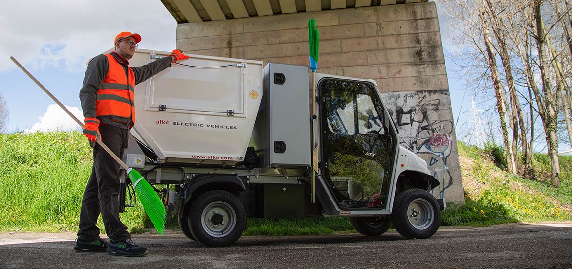 Veicoli box porta attrezzi con vasca RSU - Per la raccolta dei rifiuti e la pulizia del suolo