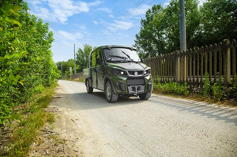 Veicolo militare 4WD
