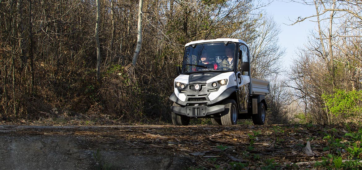 Veicoli fuoristrada per montagna e boschi Alke' - Mezzi fuoristrada elettrici da montagna adatti ad ogni terreno Veicoli fuoristrada per montagna e boschi Alke' - Mezzi fuoristrada elettrici da montagna adatti ad ogni terreno