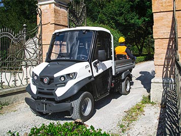 Veicolo elettrico porta persone