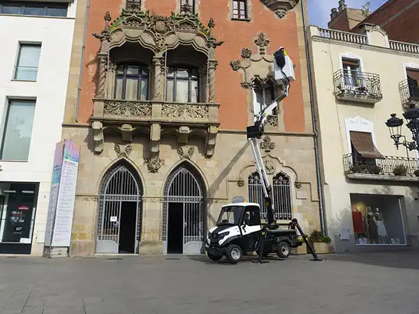 Veicoli elettrici con piattaforma aerea Alkè