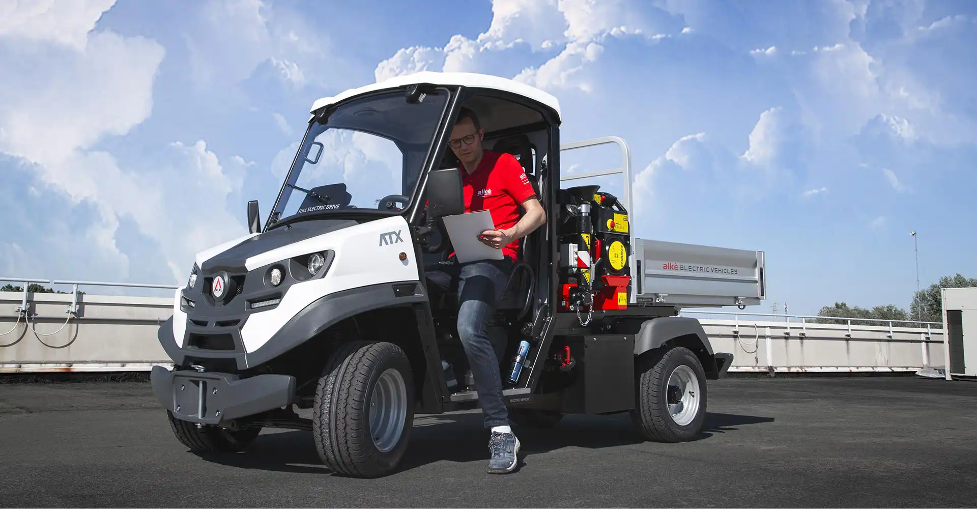 Guida all'uso e alla manutenzione dei veicoli elettrici e delle auto elettriche Guida all'uso e alla manutenzione dei veicoli elettrici e delle auto elettriche