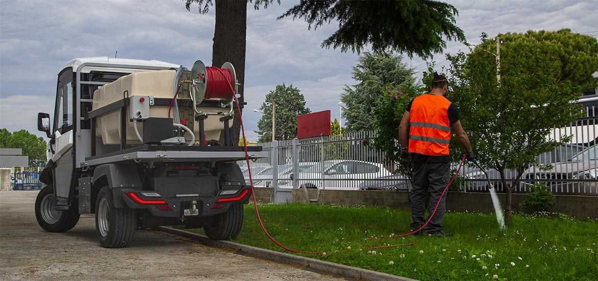 Veicolo elettrico per la manutenzione del verde e dei parchi Alkè