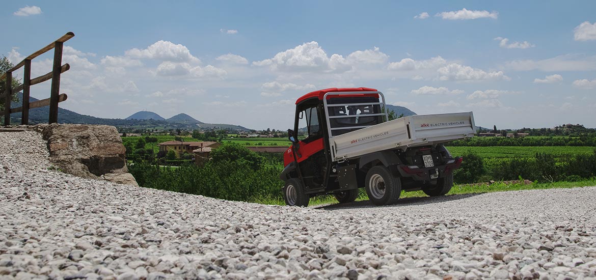 Veicolo elettrico su sterrato in fuoristrada Alkè