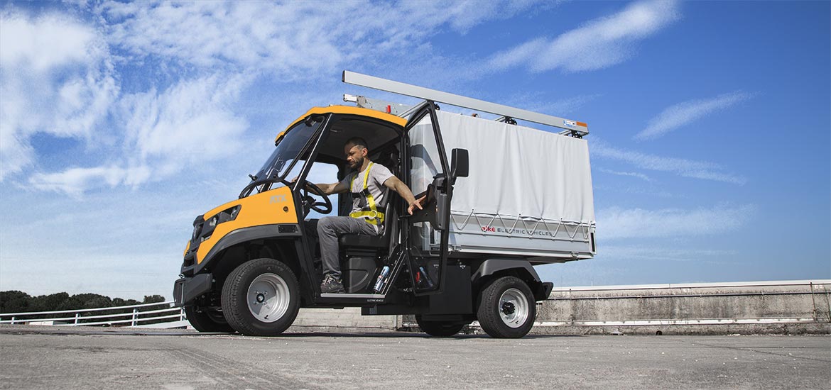 Veicolo elettrico lavori in città