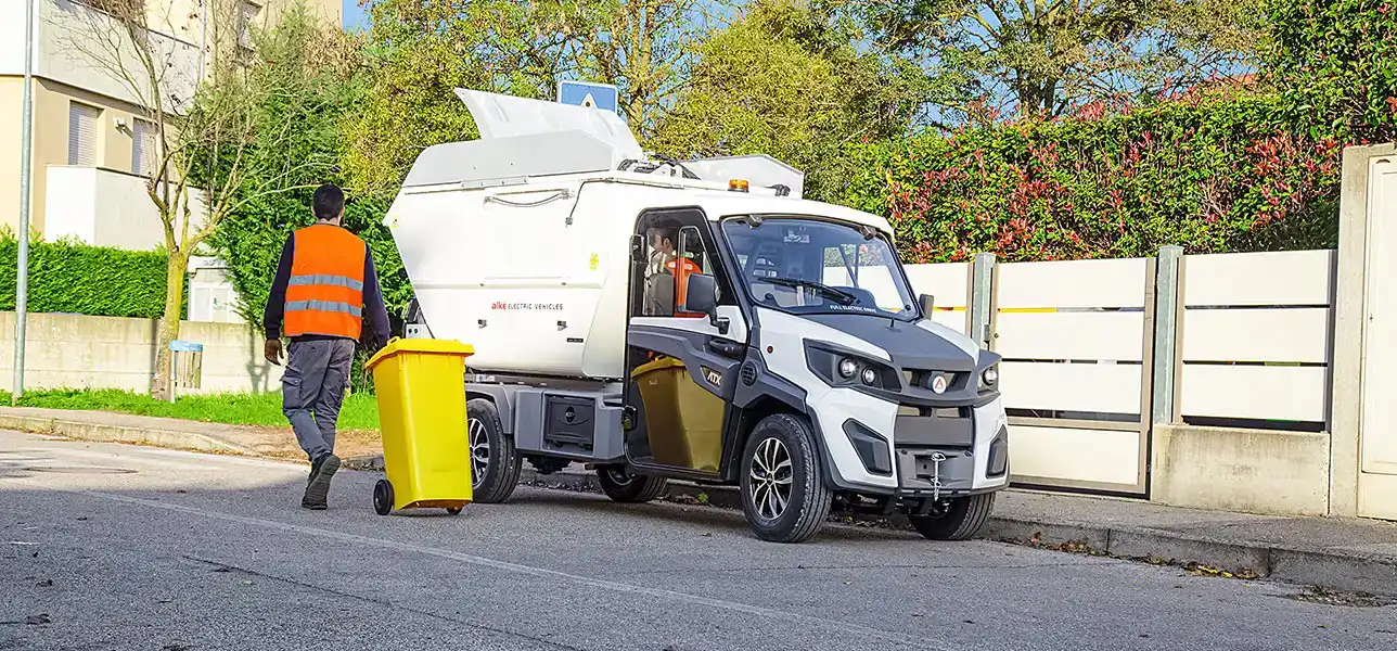 Veicolo elettrico raccolta rifiuti per servizi pubblici