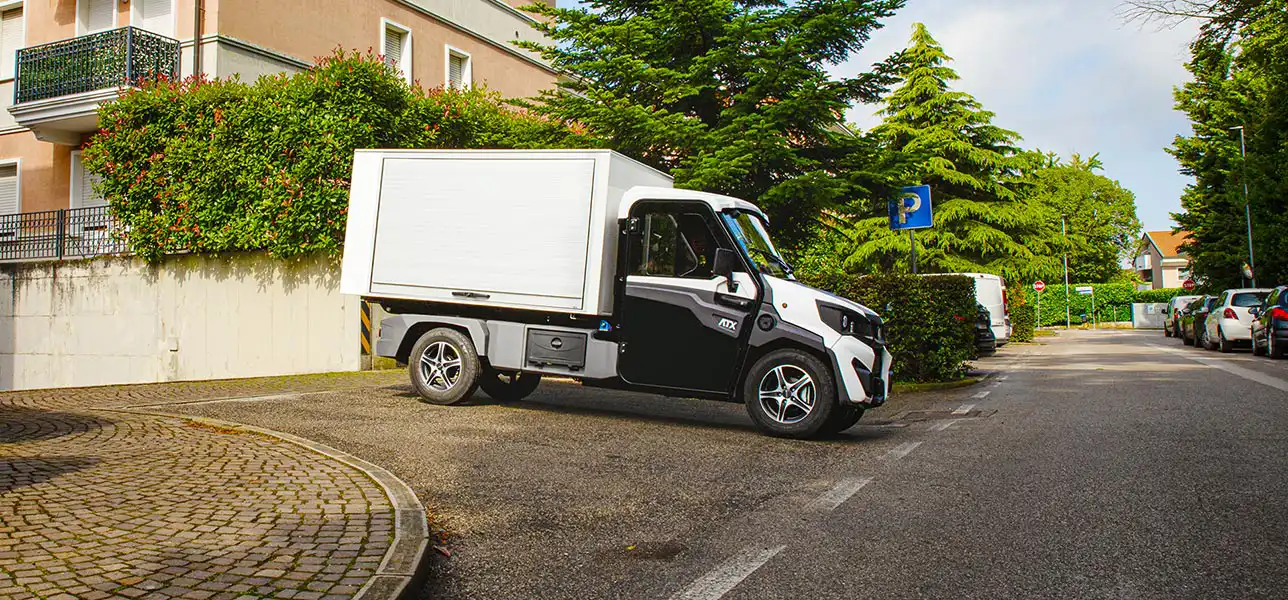 Furgone elettrico ATX4 per logistica