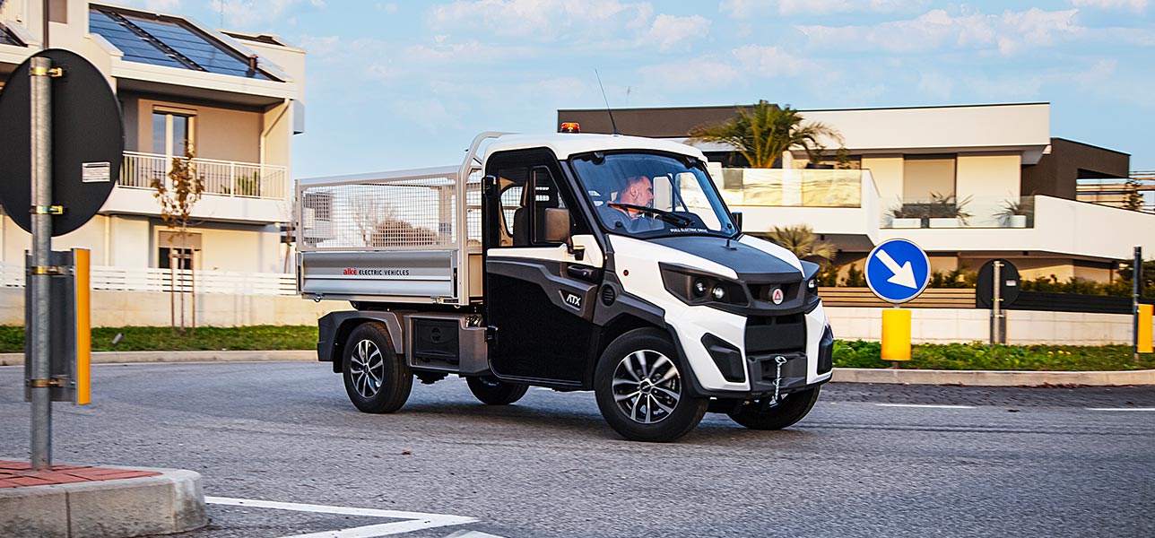 Veicolo professionale elettrico con sovrasponde