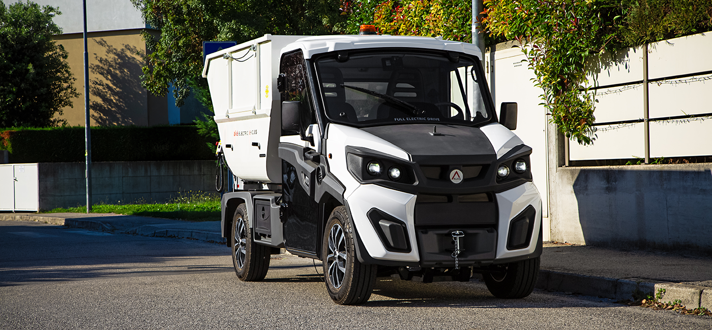 Veicolo fuoristrada elettrico per manutenzione in comune di montagna