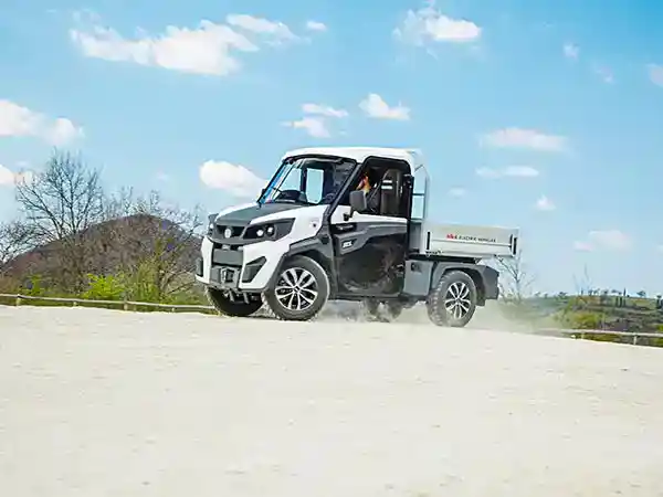 Veicolo elettrico fuoristrada 4x4 ATX4